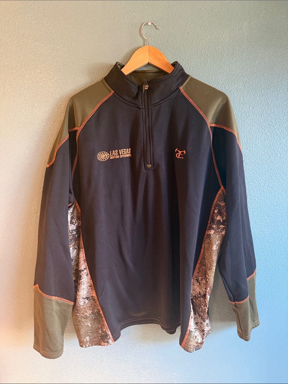 Las Vegas Performance 1/4 Zip Jacket in Black & Olive